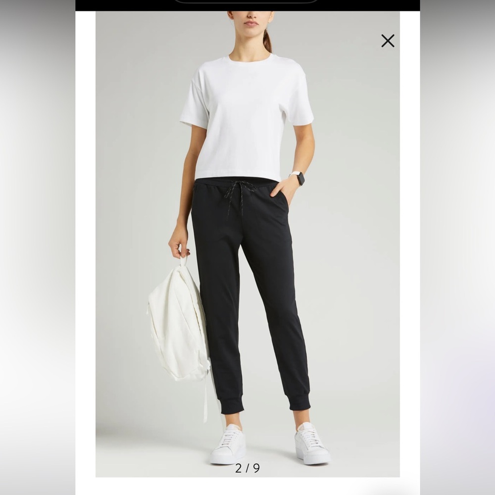 2 pairs of Zella live in joggers